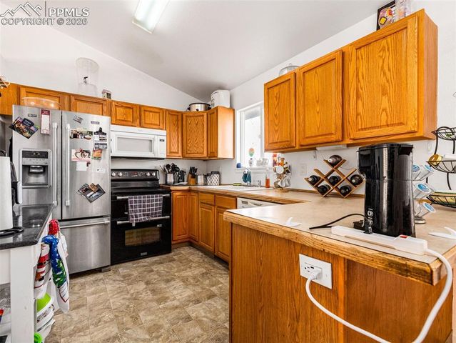 734 S Legend Lane, Pueblo, CO 81007