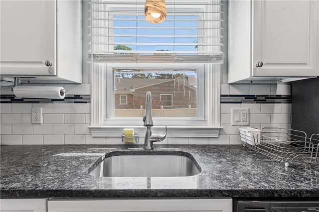 21 Bailey Street, East Providence, RI 02916