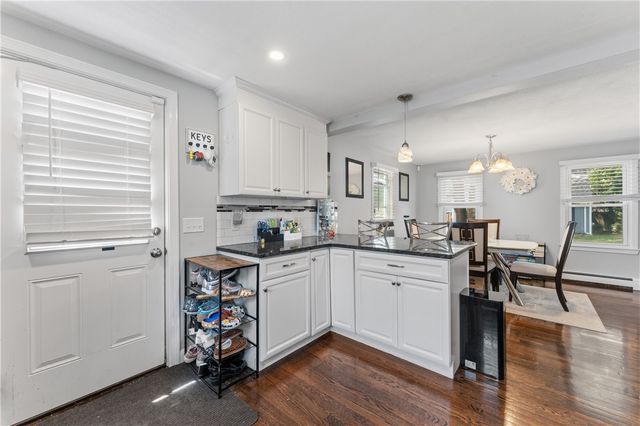 21 Bailey Street, East Providence, RI 02916