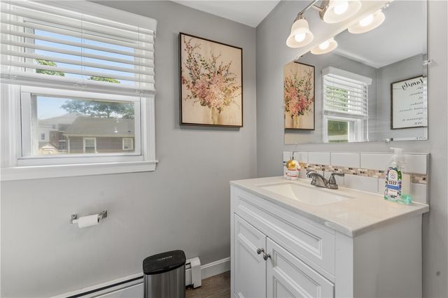 21 Bailey Street, East Providence, RI 02916