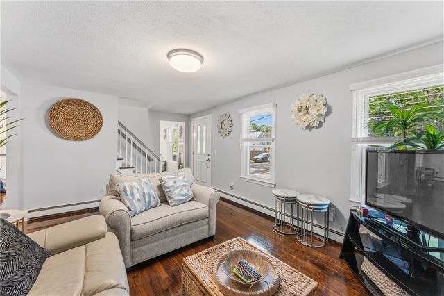 21 Bailey Street, East Providence, RI 02916