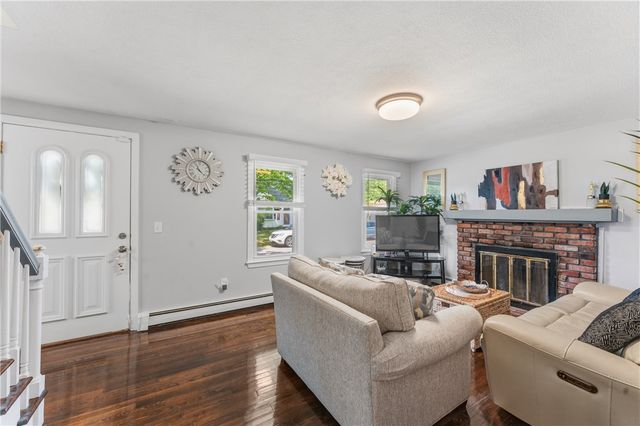21 Bailey Street, East Providence, RI 02916