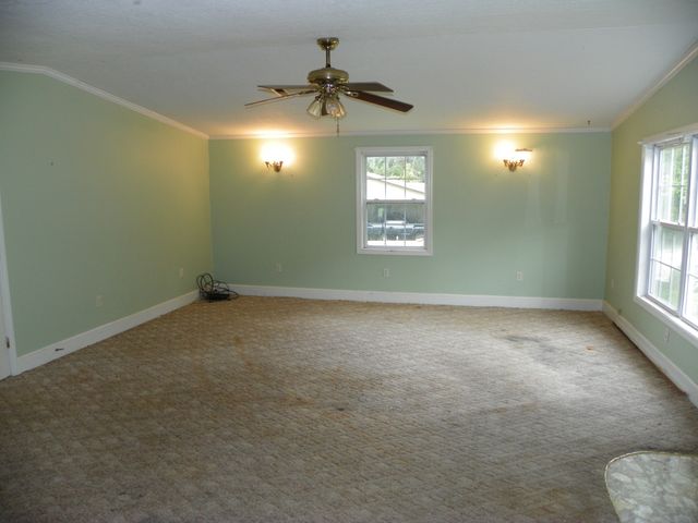 311 Officer Dr, Sparta, TN 38583