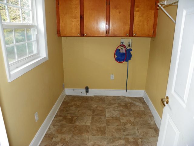 311 Officer Dr, Sparta, TN 38583