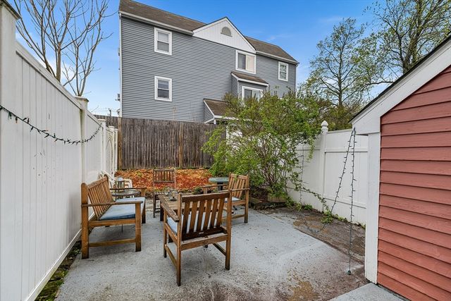 60 Bradley St 60, Somerville, MA 02145