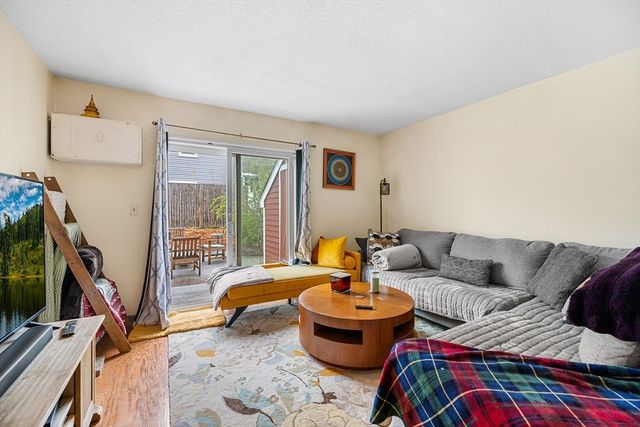 60 Bradley St 60, Somerville, MA 02145