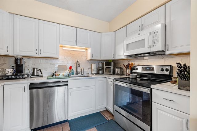 60 Bradley St 60, Somerville, MA 02145