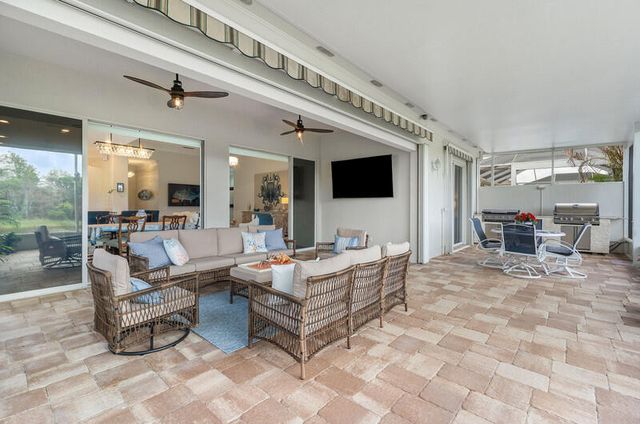 8338 SE Angelina Court, Hobe Sound, FL 33455