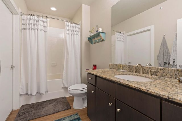 1900 Barton Springs RD 5031, Austin, TX 78704