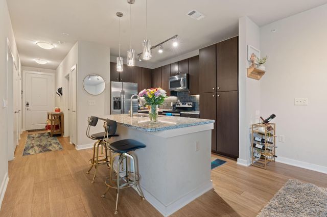 1900 Barton Springs RD 5031, Austin, TX 78704
