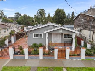 3932 Gardenia Pl, Oakland, CA 94605