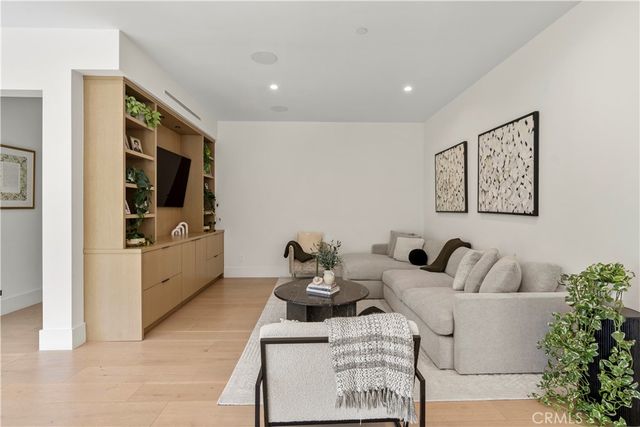 5050 Arundel, Woodland Hills, CA 91364