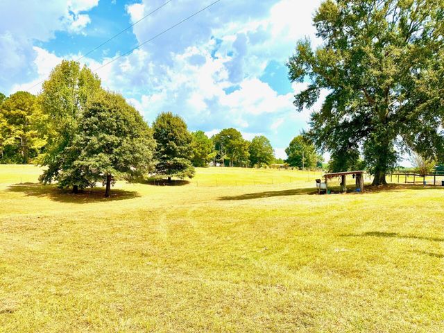 00 Beach Rd., Purvis, MS 39475