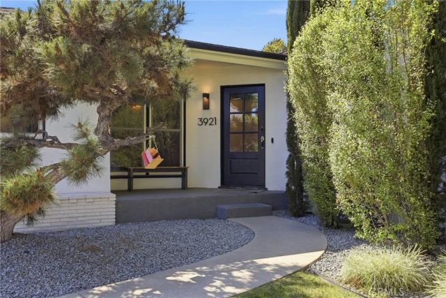 3921 Westside Avenue, Los Angeles, CA 90008