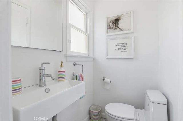 3921 Westside Avenue, Los Angeles, CA 90008