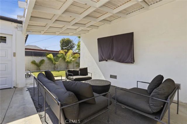 3921 Westside Avenue, Los Angeles, CA 90008