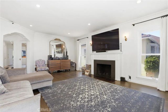 3921 Westside Avenue, Los Angeles, CA 90008