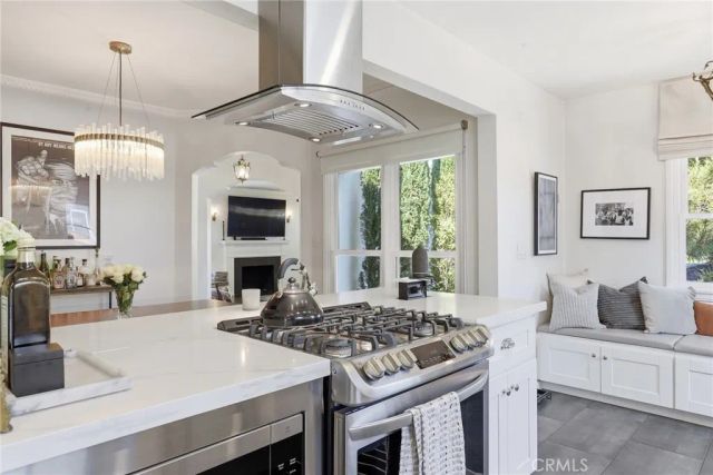 3921 Westside Avenue, Los Angeles, CA 90008