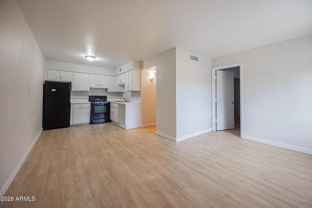 1703 W Mountain View Road 4, Phoenix, AZ 85021