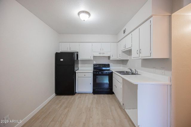 1703 W Mountain View Road 4, Phoenix, AZ 85021