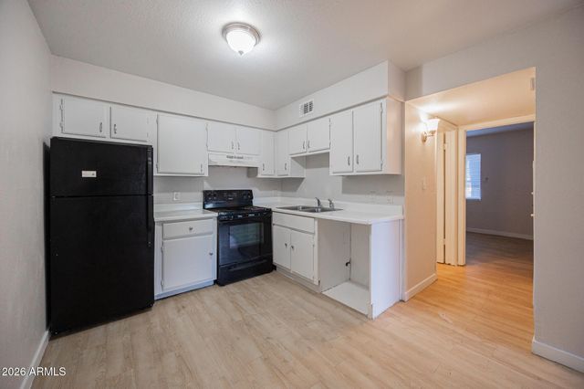 1703 W Mountain View Road 4, Phoenix, AZ 85021