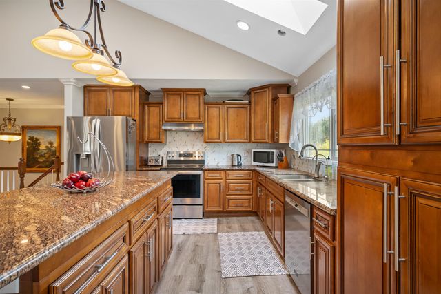 15922 E Foothills Rd, Spokane, WA 99217