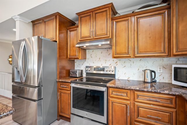15922 E Foothills Rd, Spokane, WA 99217