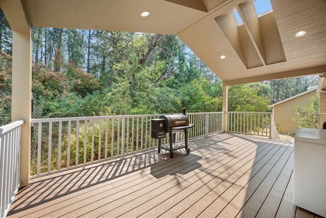 15922 E Foothills Rd, Spokane, WA 99217