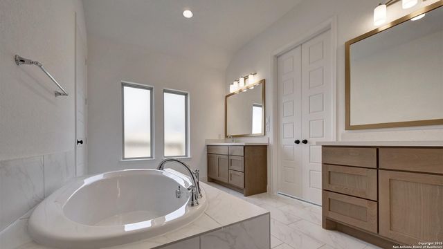 500 Pony Bend, Boerne, TX 78006