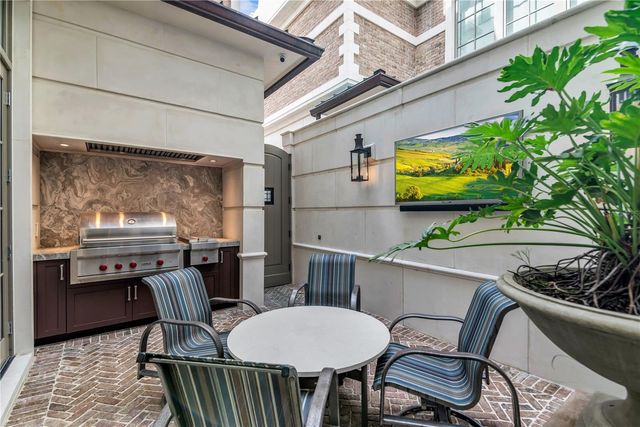 637 N PARK AVENUE, Winter Park, FL 32789