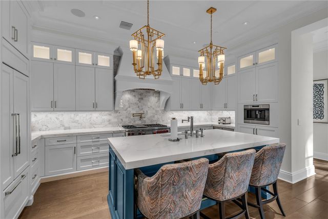 637 N PARK AVENUE, Winter Park, FL 32789