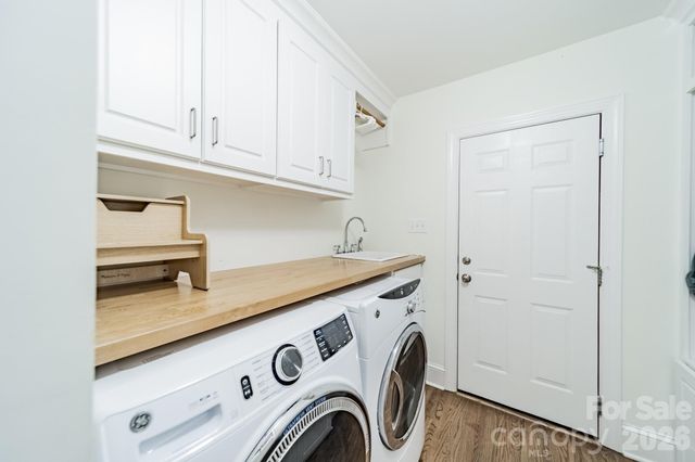 3821 Silver Bell Drive, Charlotte, NC 28211