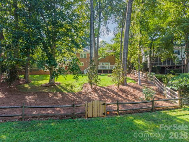 3821 Silver Bell Drive, Charlotte, NC 28211