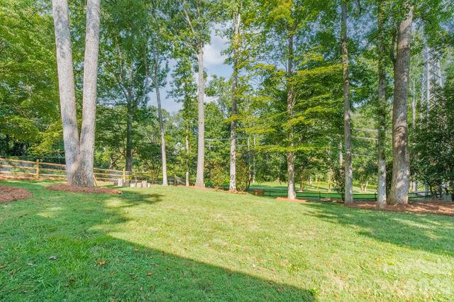 3821 Silver Bell Drive, Charlotte, NC 28211