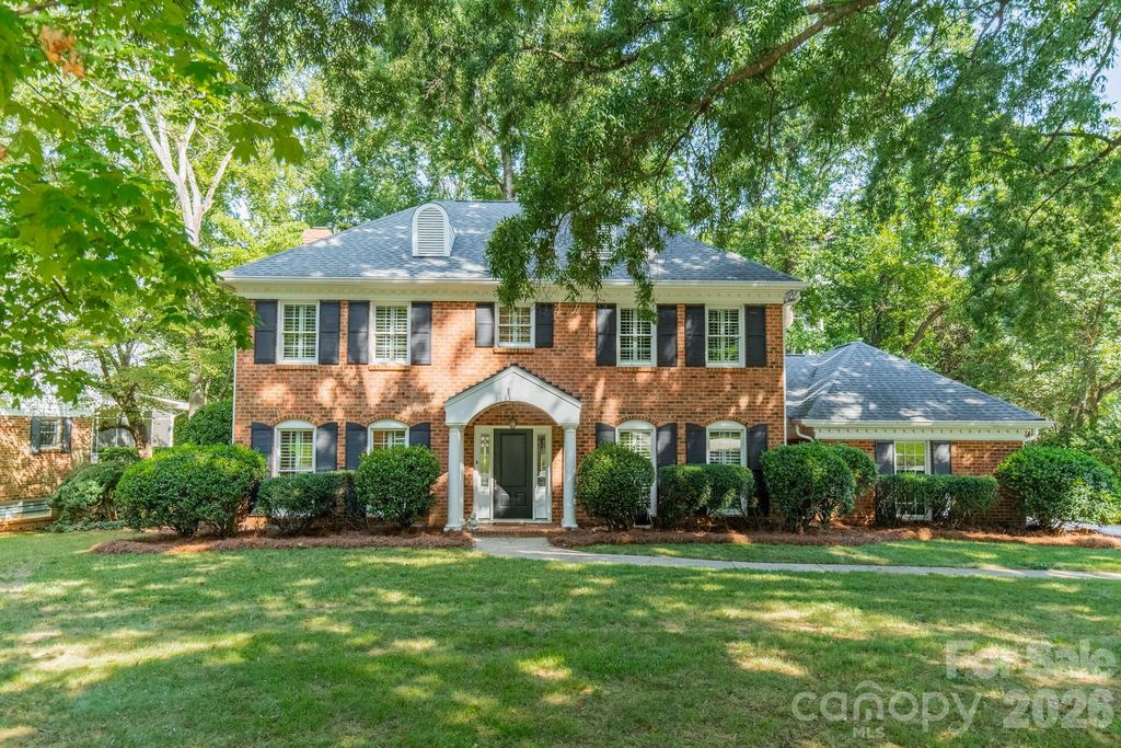 3821 Silver Bell Drive, Charlotte, NC 28211