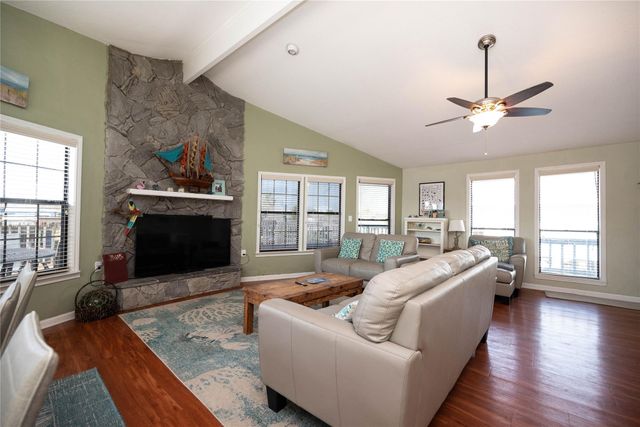 4729 Jolly Roger Road, Jamaica Beach, TX 77554