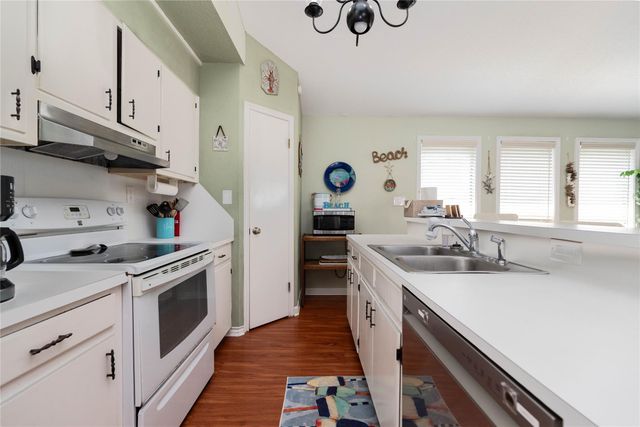 4729 Jolly Roger Road, Jamaica Beach, TX 77554