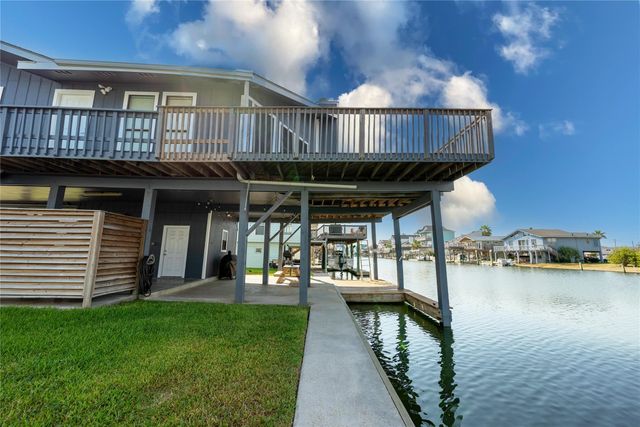 4729 Jolly Roger Road, Jamaica Beach, TX 77554