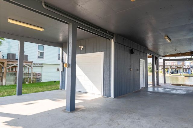 4729 Jolly Roger Road, Jamaica Beach, TX 77554