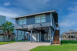 4729 Jolly Roger Road, Jamaica Beach, TX 77554
