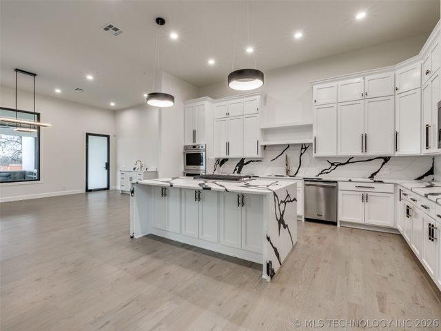 3022 W 81st Street, Tulsa, OK 74132