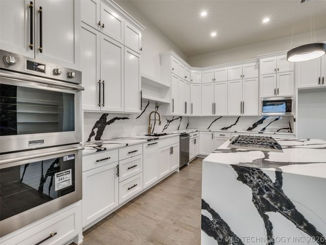 3022 W 81st Street, Tulsa, OK 74132