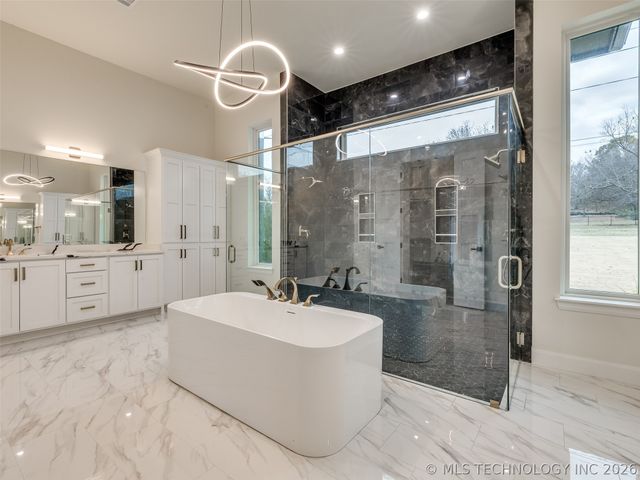 3022 W 81st Street, Tulsa, OK 74132