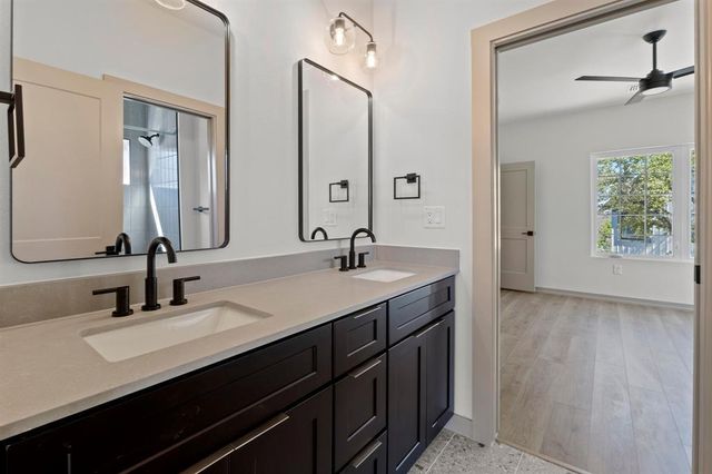 1736 Bunche RD Building 1, Austin, TX 78721