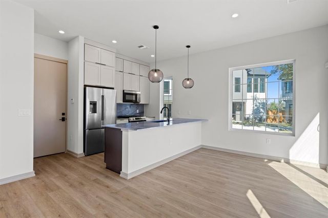 1736 Bunche RD Building 1, Austin, TX 78721