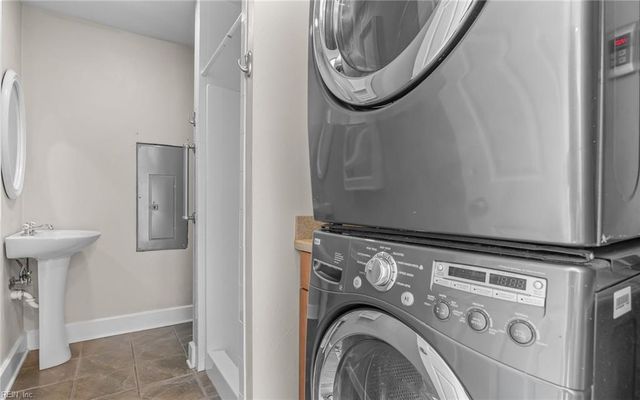 8212 Mona AVE, Norfolk, VA 23518