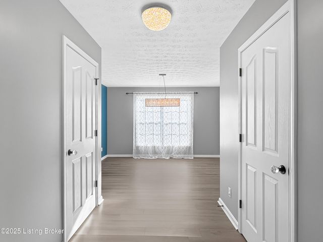 6703 N North Dr, Louisville, KY 40272