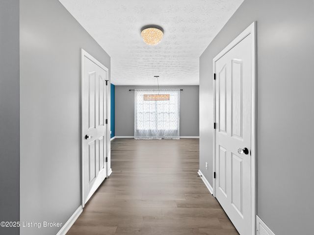 6703 N North Dr, Louisville, KY 40272