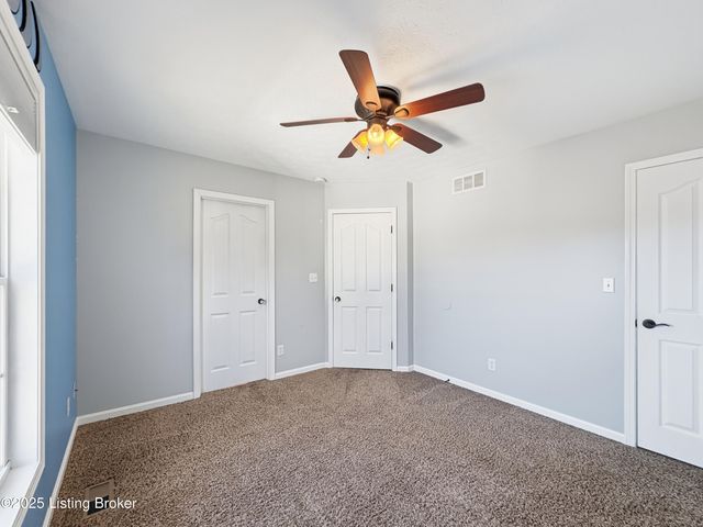 6703 N North Dr, Louisville, KY 40272