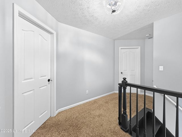 6703 N North Dr, Louisville, KY 40272